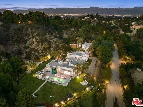 Rumah Mewah Kanye West Seluas 4 Lapangan Sepak Bola!