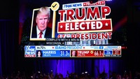 Trump mengalahkan kandidat Demokrat Kamala Harris dan mengakhiri kebangkitan politik yang menakjubkan empat tahun setelah ia meninggalkan Gedung Putih. Trump meraih 277 suara dari total 538 suara elektoral. Sementara itu, Harris meraih 224 suara elektoral. REUTERS/Brendan McDermid