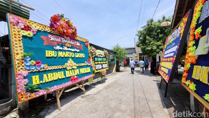 Suasana rumah duka pendiri mangut lele mbah Marto, Marto Ijoyo di Panggungharjo, Sewon, Bantul, Rabu (6/11/2024).