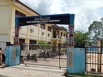 5 Fakta Guru SMP di Sorong Kena Denda Adat Rp 100 Juta gegara Viralkan Siswa