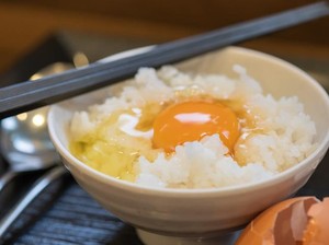 Orang Jepang Doyan Makan Telur Mentah, Ini Sebabnya