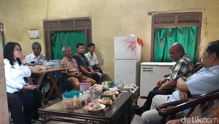 Pemilik UD Pramono, Pramono, saat menerima kunjungan Komwasjak di rumahnya Desa Singosari, Kecamatan Mojosongo, Boyolali, Rabu (6/11/2024).