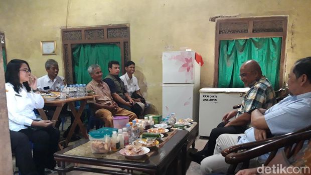 Pemilik UD Pramono, Pramono, saat menerima kunjungan Komwasjak di rumahnya Desa Singosari, Kecamatan Mojosongo, Boyolali, Rabu (6/11/2024).