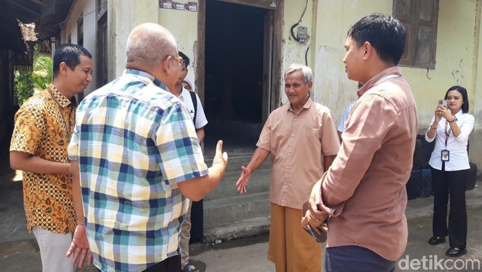 Pemilik UD Pramono, Pramono, saat menerima kunjungan Komwasjak di rumahnya Desa Singosari, Kecamatan Mojosongo, Boyolali, Rabu (6/11/2024).