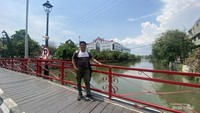 Faul di Jembatan Merah Arek Arek Suroboyo
