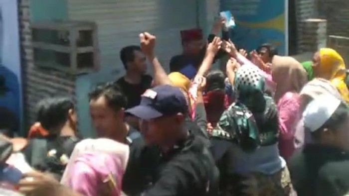 viral bagi-bagi uang di probolinggo