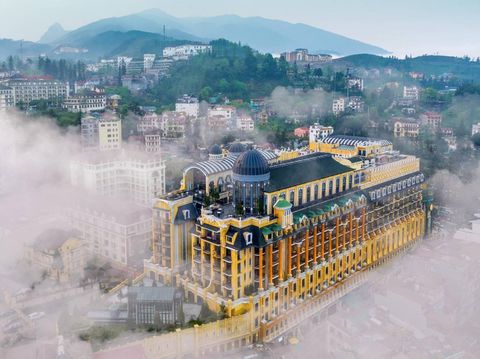 Hotel De La Coupole, hotel dengan desain bangunan Prancis di Sapa Vietnam.