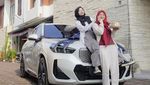 Potret Arafah Rianti Saat Makan Nasi Padang dan Jajan Smores