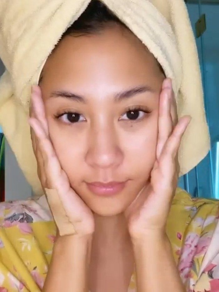 Bare Face Artis