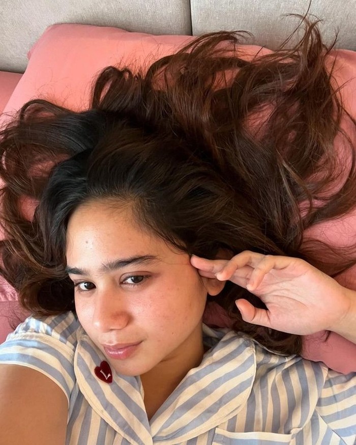Bare Face Artis