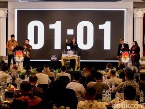 Paslon Ipong-Luhur Usung Pelayanan Publik One Day Service di Debat Kedua