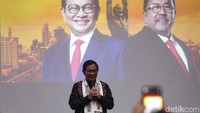 Pramono berbicara soal permudah urus KJP.  