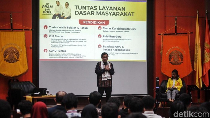 Calon gubernur Jakarta nomor urut 3 Pramono Anung menghadiri dialog di FISIP UI. Pramono berbicara soal permudah urus Kartu Jakarta Pintar (KJP).