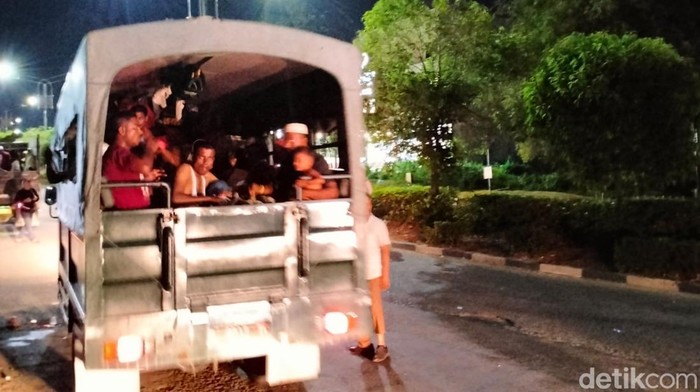 Ditolak di Banda Aceh, 152 Pengungsi Rohingya dipulangkan ke Aceh Selatan. (Foto: Agus Setyadi/detikSumut).