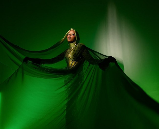 Khadija Omar mencuri atensi publik di ajang Miss Universe 2024. Khadija menjadi wanita berhijab pertama yang menjadi kontestan ajang kecantikan dunia tersebut. Foto: Dok. Instagram @khadija.omarr