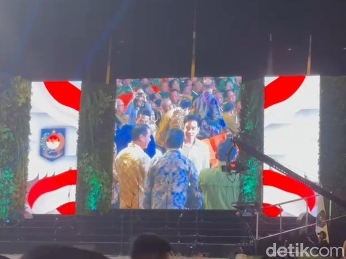 Gibran tiba di SICC (Rizky Adha Mahendra/detikcom)