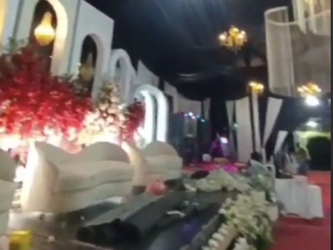 Orang Tua Pingsan Mengetahui Ujian Tenda Rubuh
