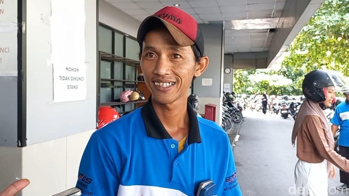 Juru parkir FK Unnes, Dewo Sujatmiko (28).