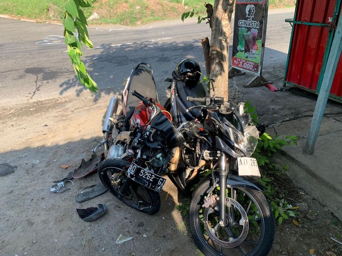 Kondisi salah satu sepeda motor yang terlibat tabrakan di  Desa Sendang, Wonogiri, Kamis (7/11/2024).