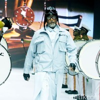 Inilah koleksi tebaru Danjyo Hiyoji di Jakarta Fashion Week 2025, di City Hall, Pondok Indah mall 3, Jakarta Selatan. Dana Maulana desainer Danjyo Hyoji menawarkan koleksi dengan potongan dan warna klasik namun unik serta busana dengan gaya yang lebih edgy dan eksperimental. Foto: Mohammad Abduh/detikcom.