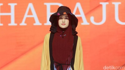 Foto: 10 Koleksi Busana Muslim Syari Si.Se.Sa., Ada yang Dari Kulit Jagung