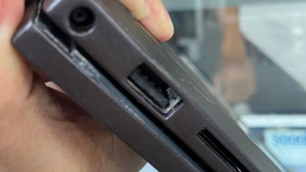 Laptop milik penumpang bus Rosalia Indah yang hilang lalu berhasil ditemukan.