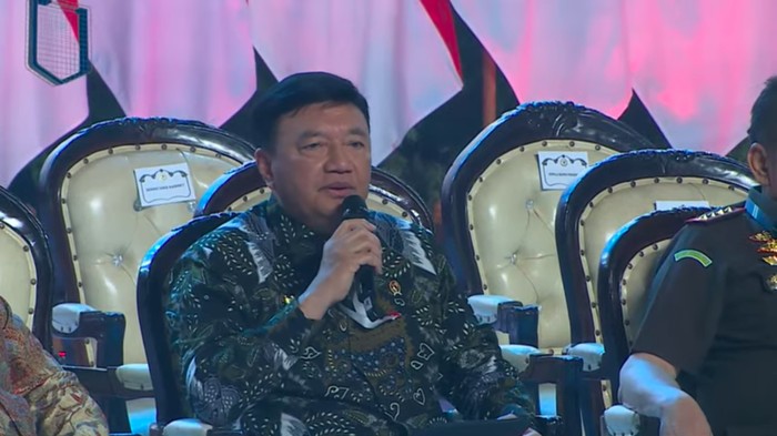 Menko Polkam Budi Gunawan (BG) meminta pemerintah daerah mempertimbangkan upah minimum provinsi (UMP) secara matang. (YouTube Kemendagri)