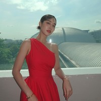 FDilansir Sanook, pengadilan Bangkok merilis permintaan penangkapan untuk wanita 35 tahun tersebut dengan tuduhan berpartisipasi dalam penipuan publik dan menyebarkan informasi yang salah. oto: Instagram Min Pechaya