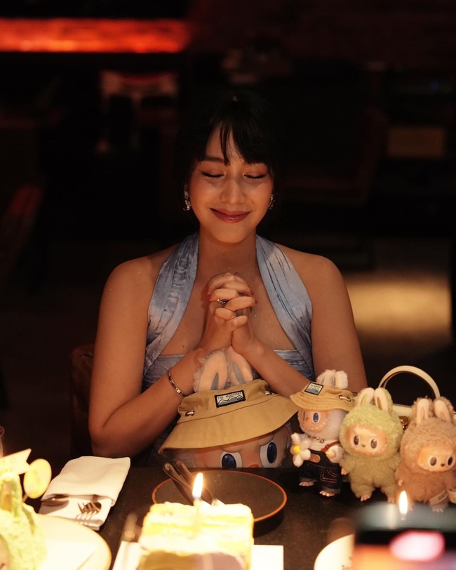 Pemain ‘Devil Sister’ tersebut bukan hanya mempromosikan tapi berperan sebagai direktur komunikasi. Karena itu, statusnya saat ini dinyatakan sebagai tersangka. Foto: Instagram Min Pechaya