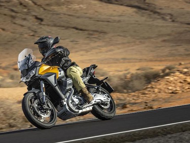 Potret Moge Petualang Baru Moto Guzzi yang Harganya Rp 850 Juta