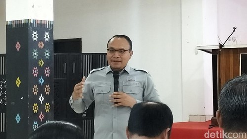 Anggota Ombudsman RI  Robert Na Endi Jaweng di Labuan Bajo, Manggarai Barat, Kamis (7/11/2024). (Ambrosius Ardin)