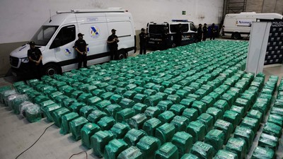 Penampakan 13 Ton Kokain yang Disita Polisi Spanyol dari Kargo Pisang