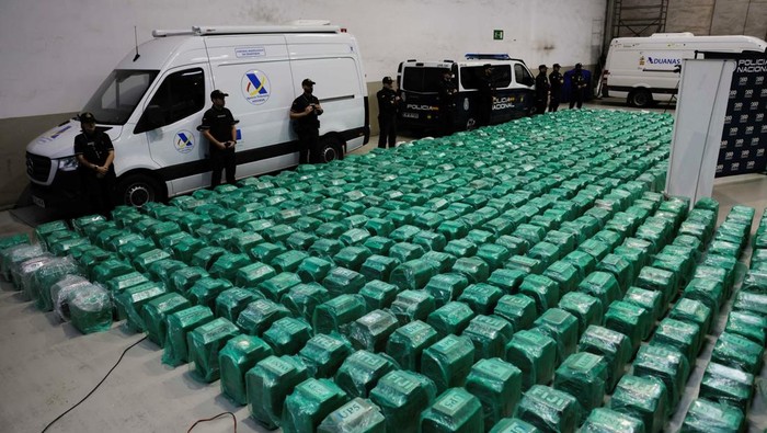 Spanish police display the 13 tons of cocaine, which was seized at the Algeciras port, hidden in banana shipments after it was transported in a container from Ecuador, at the port in Algeciras, Spain, November 6, 2024. REUTERS/Jon Nazca