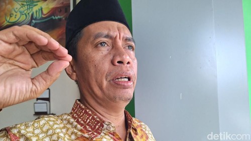 Plh Inspektur Inspektorat Nusa Tenggara Barat (NTB) Wirawan Ahmad saat diwawancarai di Mataram, Kamis (7/11/2024). (Nathea Citra/detikBali)