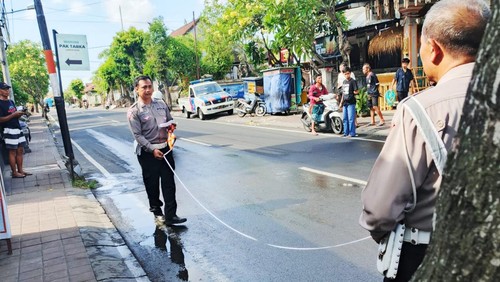 Polisi menggelar olah TKP kasus kecelakaan lalu lintas di Jalan Raya Blahbatuh, Gianyar, Kamis (7/11/2024). (Polres Gianyar).