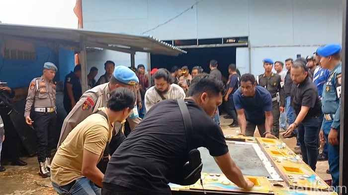 Polisi temukan puluhan mesin judi di kampung Aceh, Sei Beduk, Batam, Kepri. (Alamudin Hamapu/detikSumut)