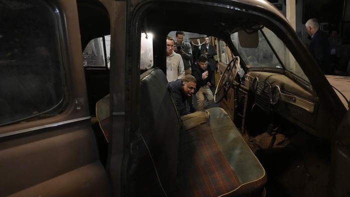 Mobil M-20 Warszawa dengan nomor seri 000001 merupakan kendaraan pertama yang meninggalkan pabrik mobil di Polandia setelah Perang Dunia II. Begini potretnya.