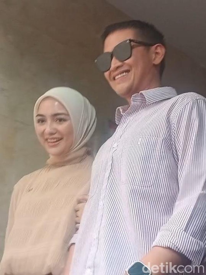 Rezky Aditya dan Citra Kirana Rezky Aditya dan Citra Kirana di Polda Metro Jaya.