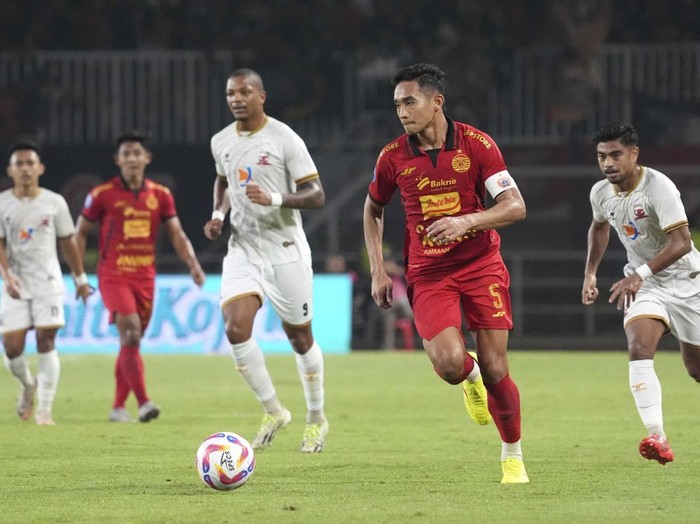 Rizky Ridho beraksi dalam laga Persija Jakarta vs Madura United dalam laga Liga 1 2024/2025