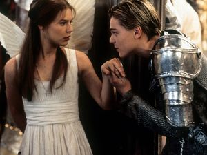 Romeo and Juliet Tak Seromantis di Depan Layar