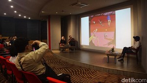 Selain pameran, acara ini juga diramaikan dengan lokakarya, kelas menulis esai seni, dan gelar wicara dengan para seniman seperti terlihat pada artis talk Cinta dan Passion yang menghadirkan seniman Syakieb Sungkar, Yeni Fatmawati serta moderator Bambang Asrini. 