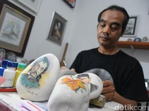 Seniman Bogor Sulap Batu Kali Jadi Karya Seni yang Unik
