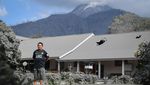 Tolak Mengungsi, Romo Martinus Pilih Jaga Sekolah Katolik dari Erupsi Lewotobi