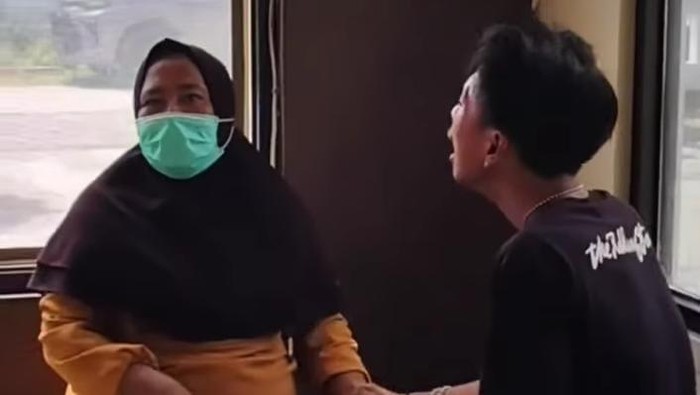 Viral remaja di Gorontalo menangis histeris usai dilaporkan ibu kandungnya ke polisi.