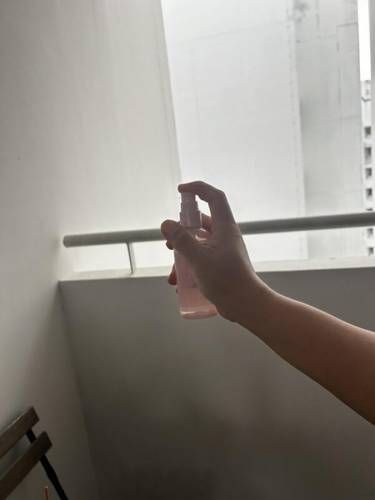 Wanita Ini Sakit Kepala Gegara Aroma Keju dari Pizza Tetangganya