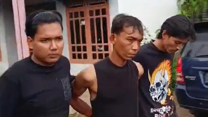 Agus Ramadoni ditangkap karena mencuri pakaian di laundry.