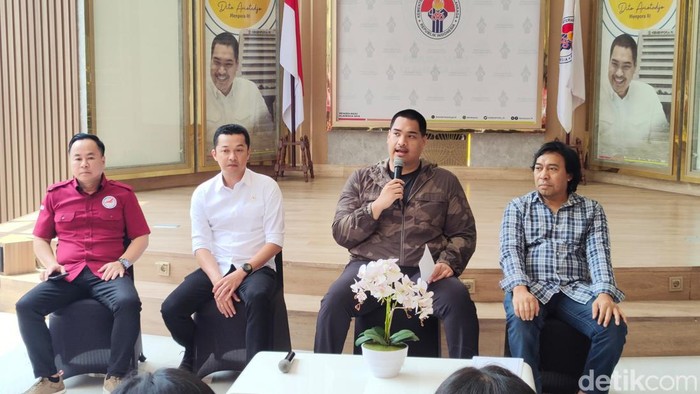Fenomena naturalisasi pemain di timnas sepakbola Indonesia masih akan gencar dilakukan. Lantas bagaimana dengan timnas esports Tanah Air? Begini jawaban Menteri Pemuda dan Olahraga (Menpora), Dito Ariotedjo.
