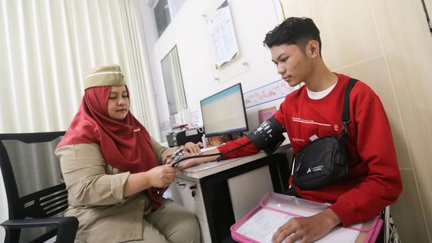 ASN Pemkot Surabaya kenakan pakaian pejuang