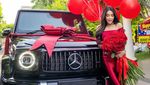 Bebizie Dapat Kado Mobil Saat Ultah, Bagasinya Penuh Bunga Mawar