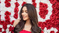 Banyak yang tak menyangka usia Bebizie 42 tahun. Ia dianggap awet muda banget. (Foto: dok Instagram)